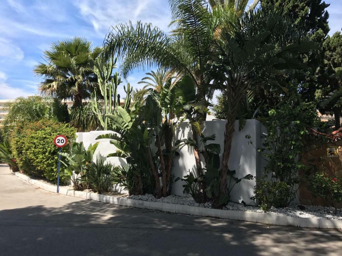 Villa With Heated Pool And Jacuzzi Close To Puerto Banus And Beach Estepona Ngoại thất bức ảnh
