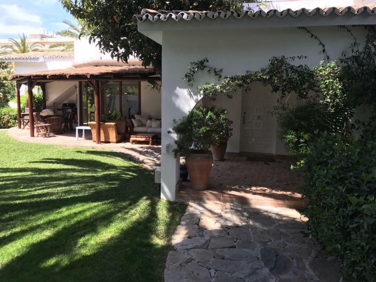Villa With Heated Pool And Jacuzzi Close To Puerto Banus And Beach Estepona Ngoại thất bức ảnh