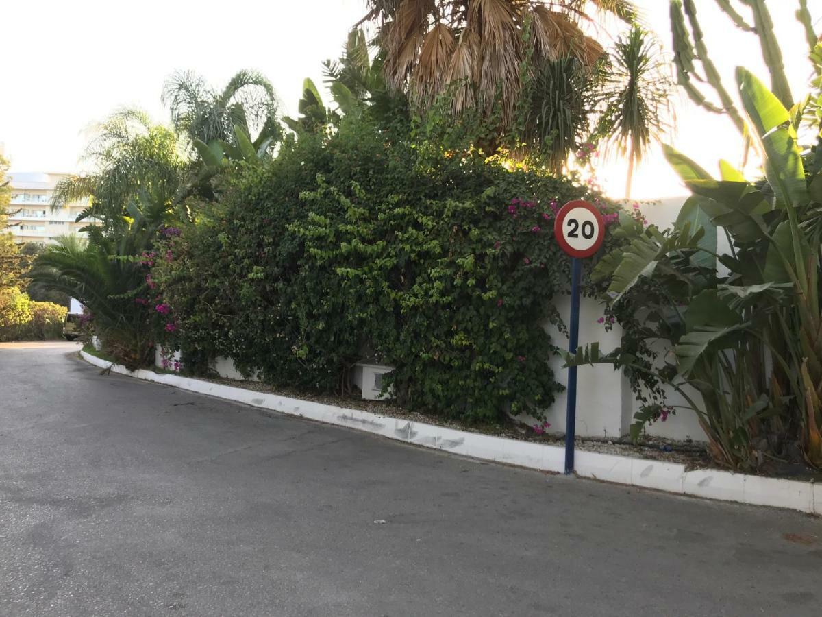 Villa With Heated Pool And Jacuzzi Close To Puerto Banus And Beach Estepona Ngoại thất bức ảnh